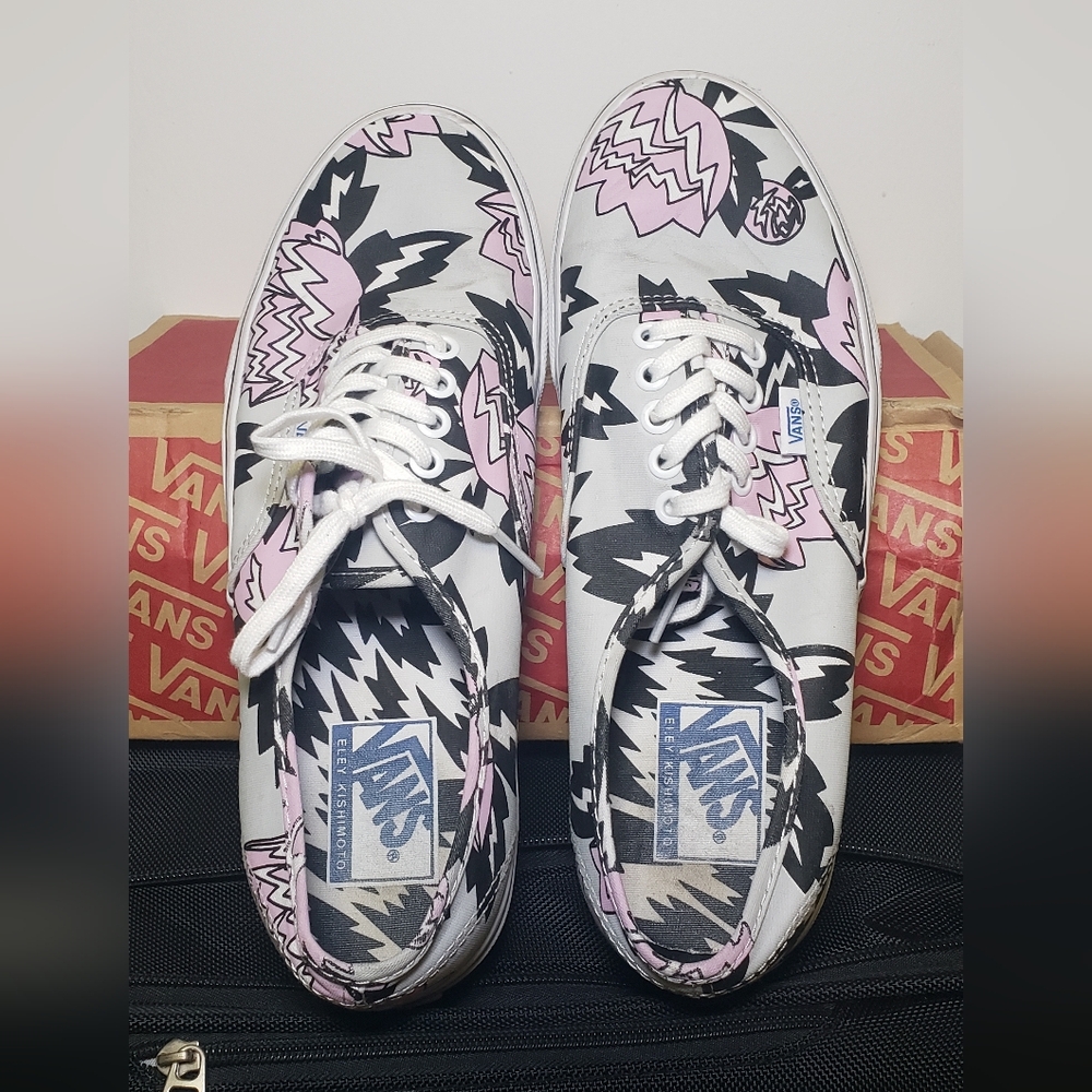Vans Women’s Pink & Black Printed Canvas Sneakers